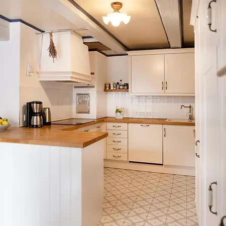 Maechenhaften In Historischem Gebaeude 12p I 4 Baeder I Sauna Zubuchbar I Pizzaofen L Garten Apartment Ehingen (Alb-Donau)