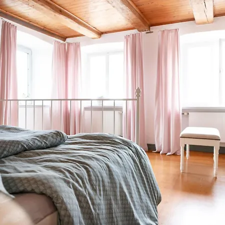 Maechenhaften In Historischem Gebaeude 12p I 4 Baeder I Sauna Zubuchbar I Pizzaofen L Garten Apartment