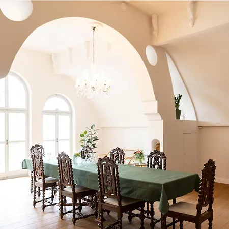Maechenhaften In Historischem Gebaeude 12p I 4 Baeder I Sauna Zubuchbar I Pizzaofen L Garten Lägenhet