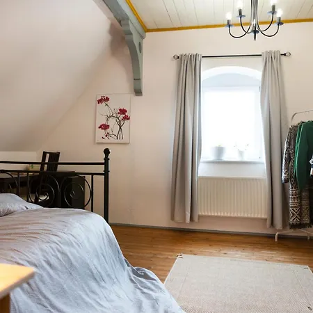Maechenhaften In Historischem Gebaeude 12p I 4 Baeder I Sauna Zubuchbar I Pizzaofen L Garten Lägenhet *