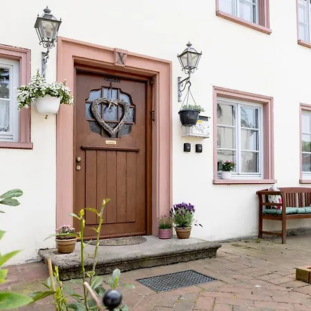 Maechenhaften In Historischem Gebaeude 12p I 4 Baeder I Sauna Zubuchbar I Pizzaofen L Garten