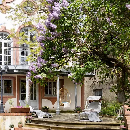 Maechenhaften In Historischem Gebaeude 12p I 4 Baeder I Sauna Zubuchbar I Pizzaofen L Garten