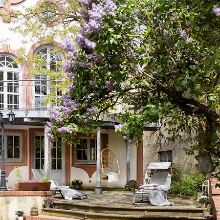 Maechenhaften In Historischem Gebaeude 12p I 4 Baeder I Sauna Zubuchbar I Pizzaofen L Garten