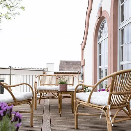 Maechenhaften In Historischem Gebaeude 12p I 4 Baeder I Sauna Zubuchbar I Pizzaofen L Garten *