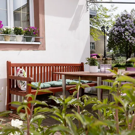 Maechenhaften In Historischem Gebaeude 12p I 4 Baeder I Sauna Zubuchbar I Pizzaofen L Garten Lägenhet