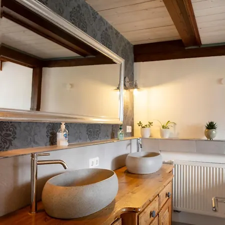 Maechenhaften In Historischem Gebaeude 12p I 4 Baeder I Sauna Zubuchbar I Pizzaofen L Garten Apartment Ehingen (Alb-Donau)